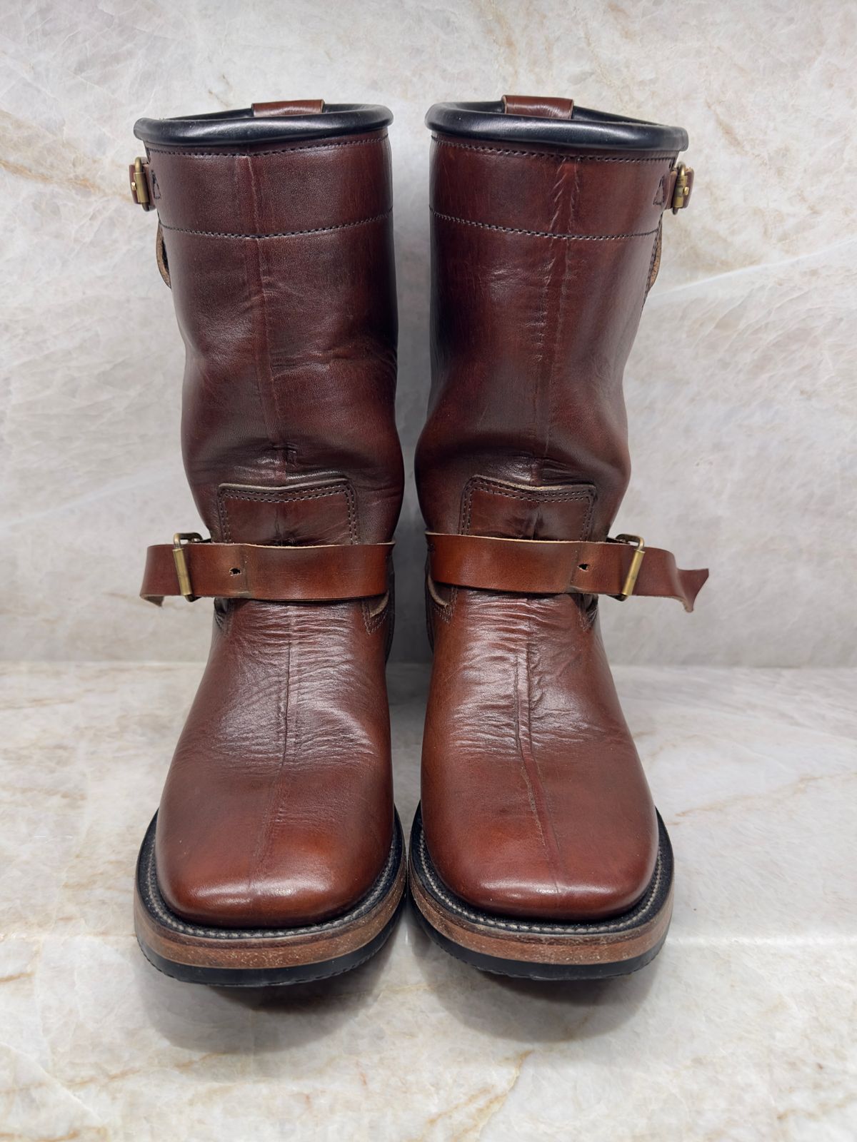 Photo by rawtofaded on March 6, 2026 of the Kreosote PaRLOR SkAR in Wickett & Craig Russet Harness with Kustom Color Treatment.