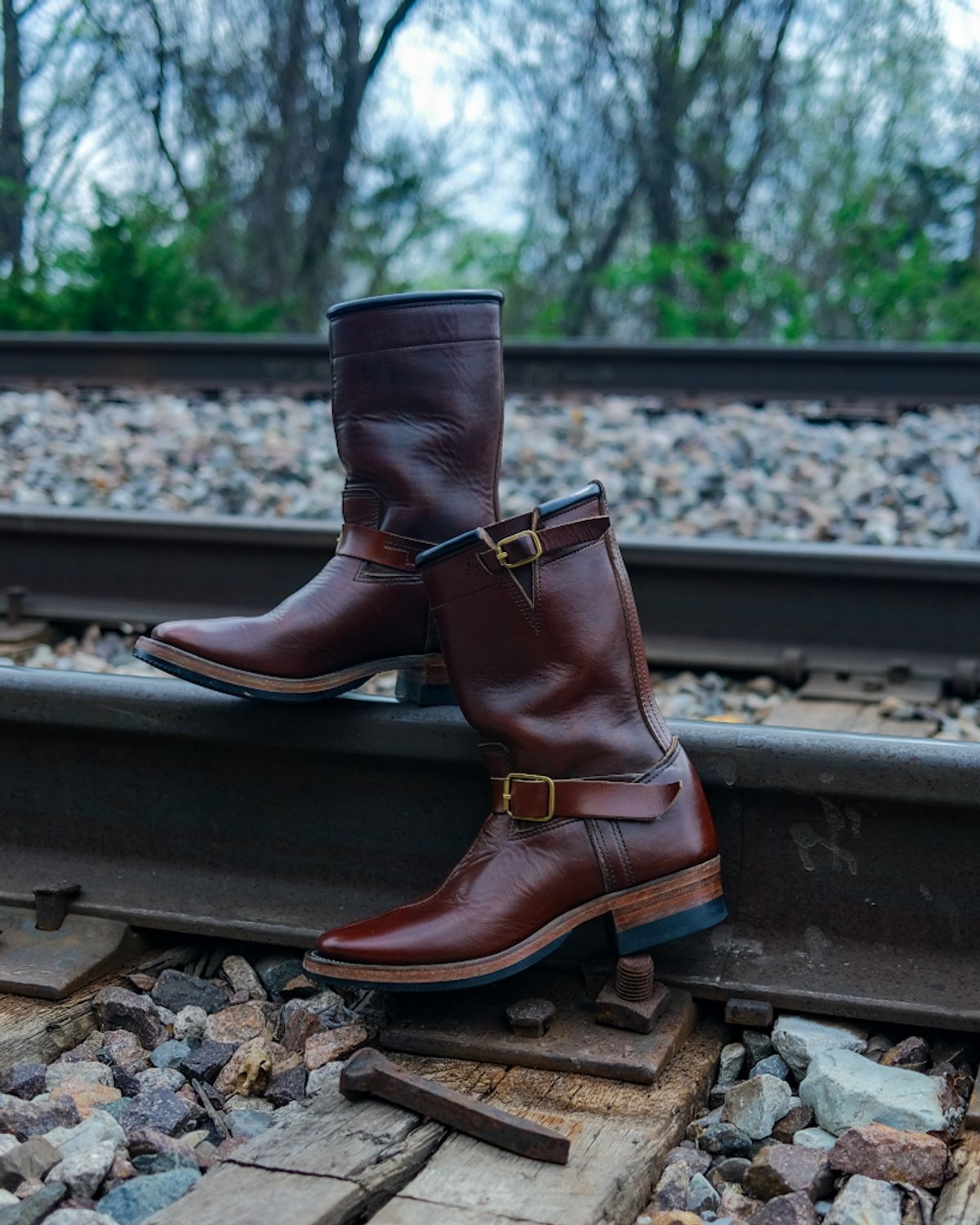 Photo by rawtofaded on April 3, 2026 of the Kreosote PaRLOR SkAR in Wickett & Craig Russet Harness with Kustom Color Treatment.