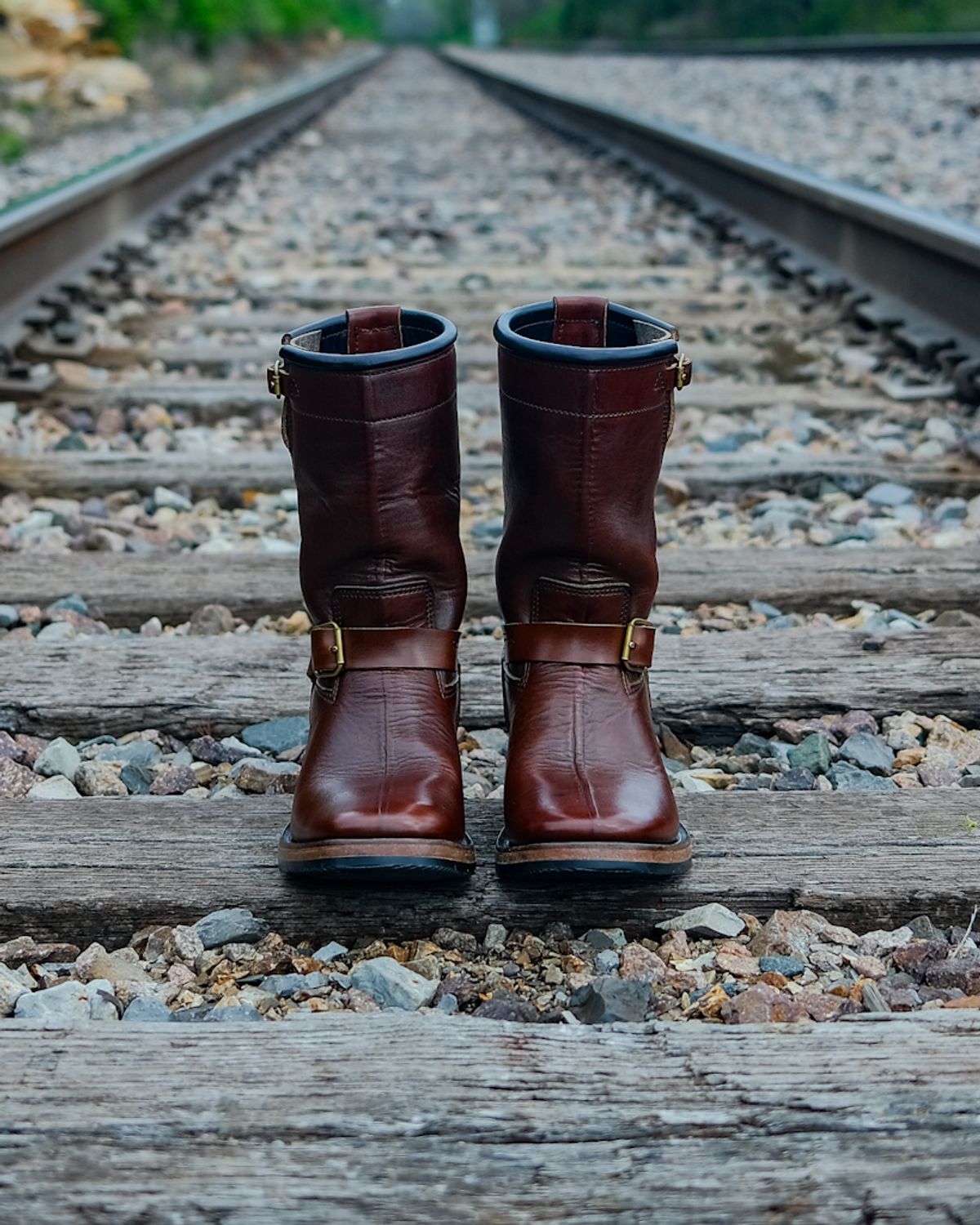Photo by rawtofaded on April 3, 2026 of the Kreosote PaRLOR SkAR in Wickett & Craig Russet Harness with Kustom Color Treatment.