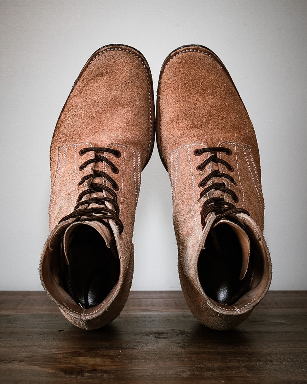 Photo by rawtofaded on December 1, 2022 of the Clinch Yeager Boots in Wickett & Craig Natural Latigo Roughout.