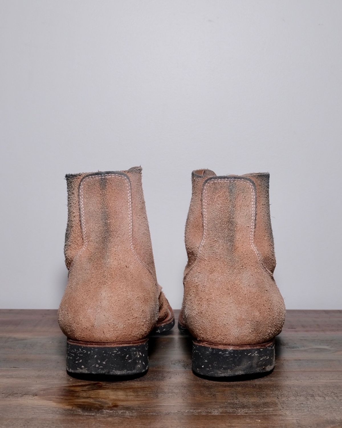 Photo by rawtofaded on January 1, 2023 of the Clinch Yeager Boots in Wickett & Craig Natural Latigo Roughout.