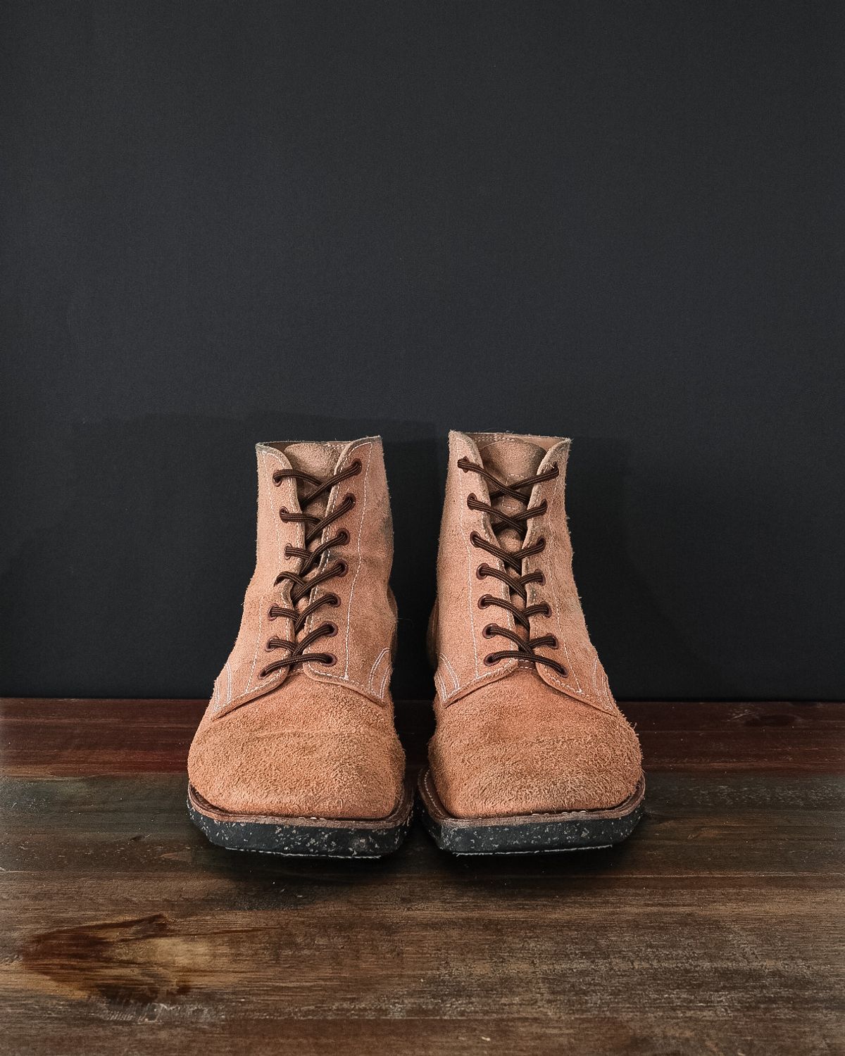 Photo by rawtofaded on March 1, 2023 of the Clinch Yeager Boots in Wickett & Craig Natural Latigo Roughout.