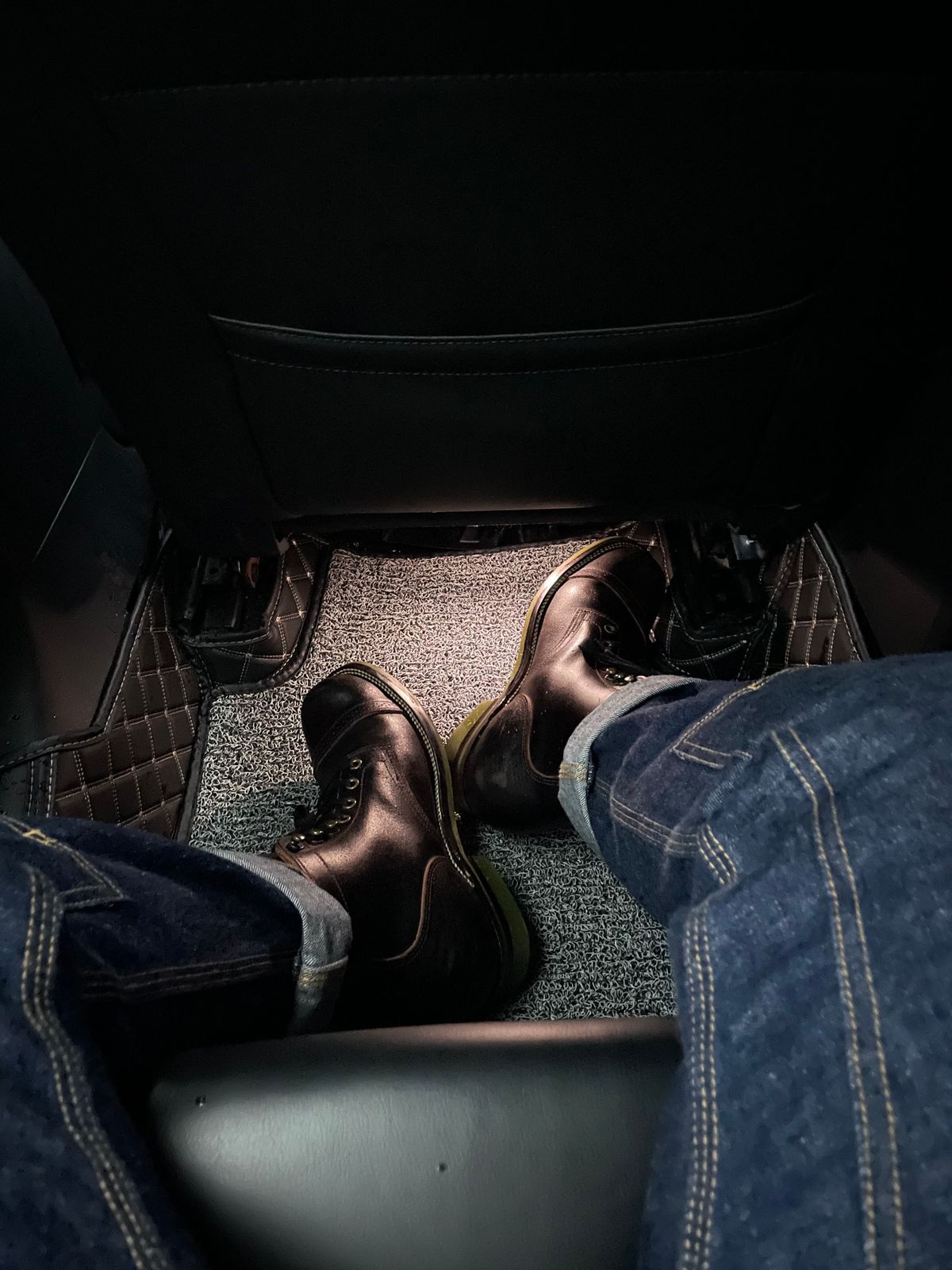 Photo by Alekirx on August 24, 2022 of the XBXS Land Boots in Horween Black Waxed Flesh.