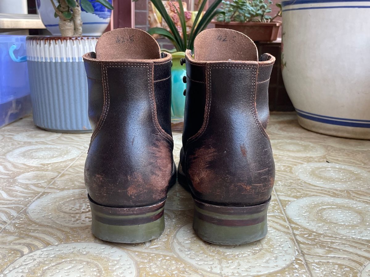 Photo by Alekirx on September 30, 2022 of the XBXS Land Boots in Horween Black Waxed Flesh.