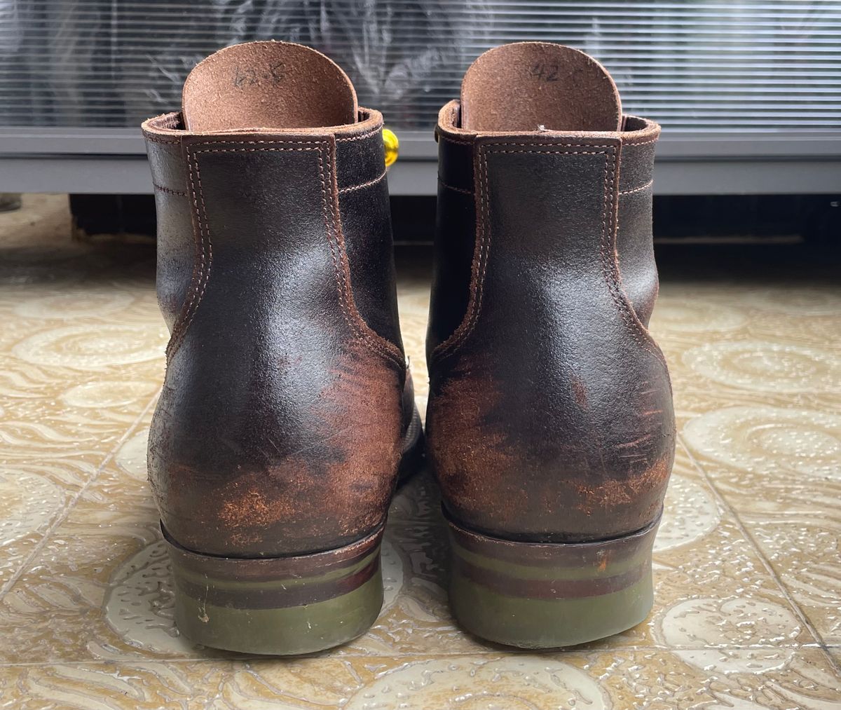 Photo by Alekirx on November 30, 2022 of the XBXS Land Boots in Horween Black Waxed Flesh.