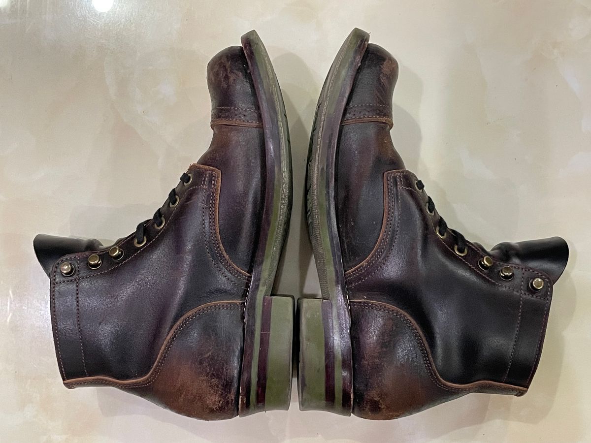 Photo by Alekirx on January 5, 2023 of the XBXS Land Boots in Horween Black Waxed Flesh.