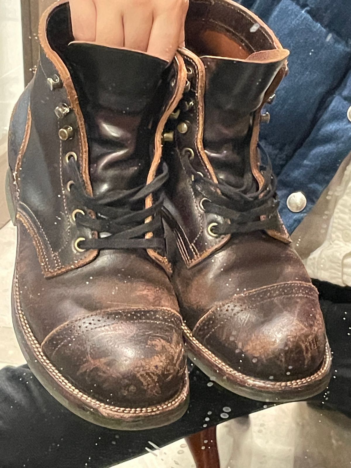 Photo by Alekirx on February 18, 2023 of the XBXS Land Boots in Horween Black Waxed Flesh.