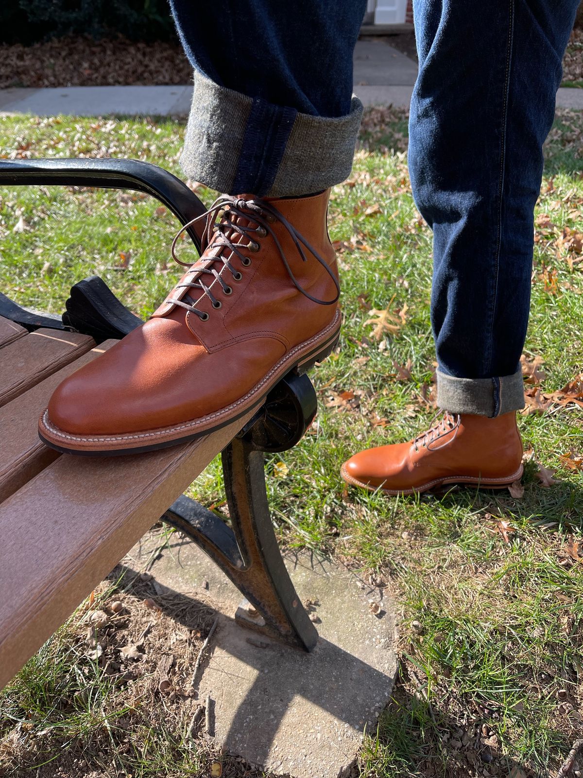 Photo by Btins on November 1, 2023 of the Grant Stone Edward Boot in Incas Rust Kangaroo.