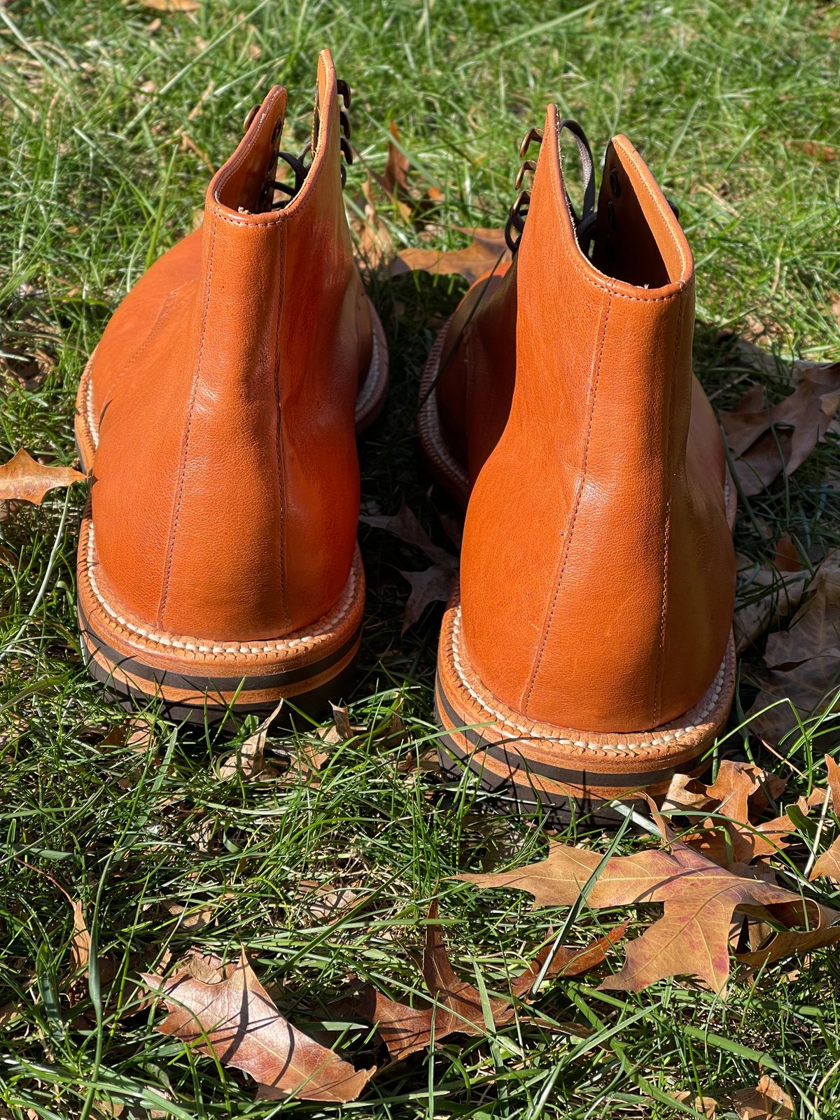 Photo by Btins on November 1, 2023 of the Grant Stone Edward Boot in Incas Rust Kangaroo.
