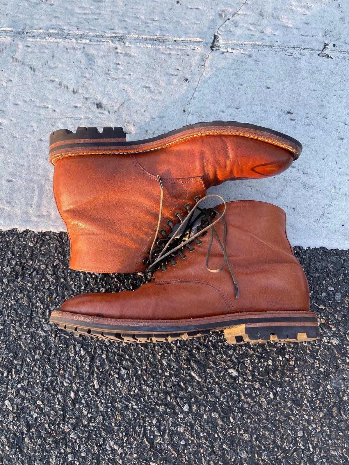 Photo by Btins on January 4, 2024 of the Grant Stone Edward Boot in Incas Rust Kangaroo.