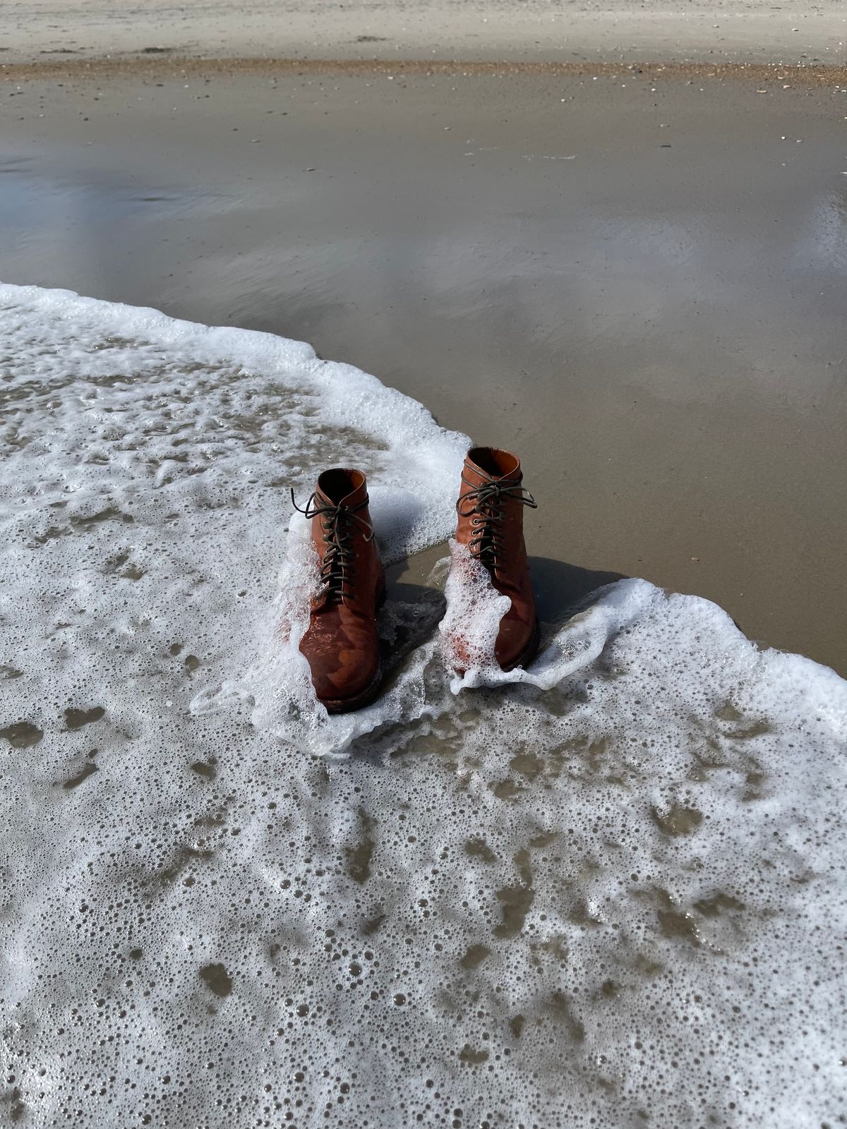 Photo by Btins on March 3, 2024 of the Grant Stone Edward Boot in Incas Rust Kangaroo.