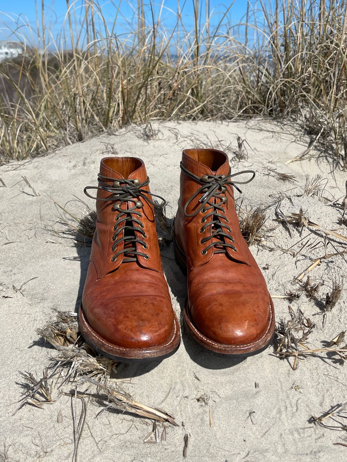 Photo by Btins on March 3, 2024 of the Grant Stone Edward Boot in Incas Rust Kangaroo.