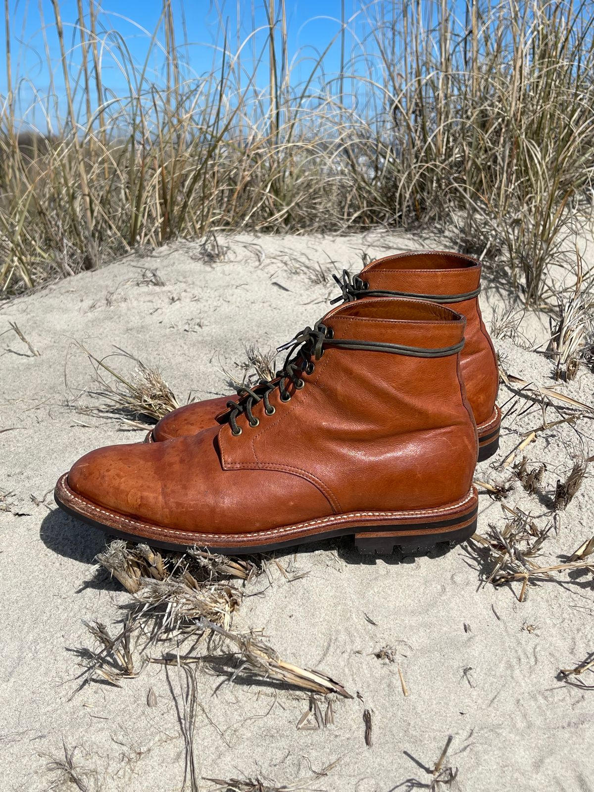 Photo by Btins on March 3, 2024 of the Grant Stone Edward Boot in Incas Rust Kangaroo.