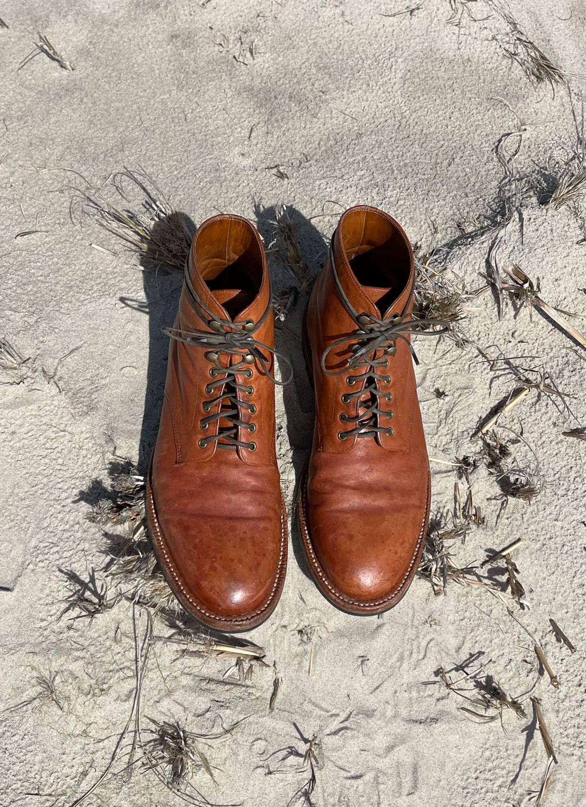 Photo by Btins on March 3, 2024 of the Grant Stone Edward Boot in Incas Rust Kangaroo.