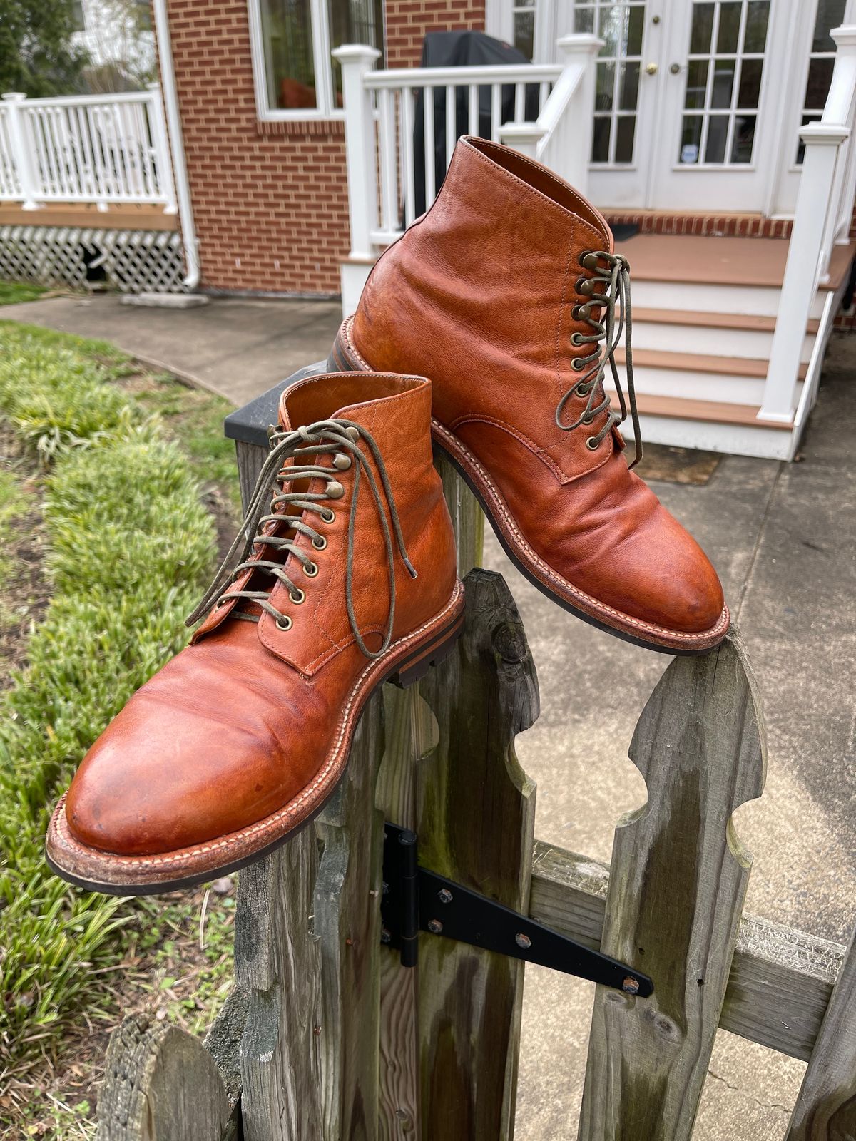 Photo by Btins on April 5, 2024 of the Grant Stone Edward Boot in Incas Rust Kangaroo.