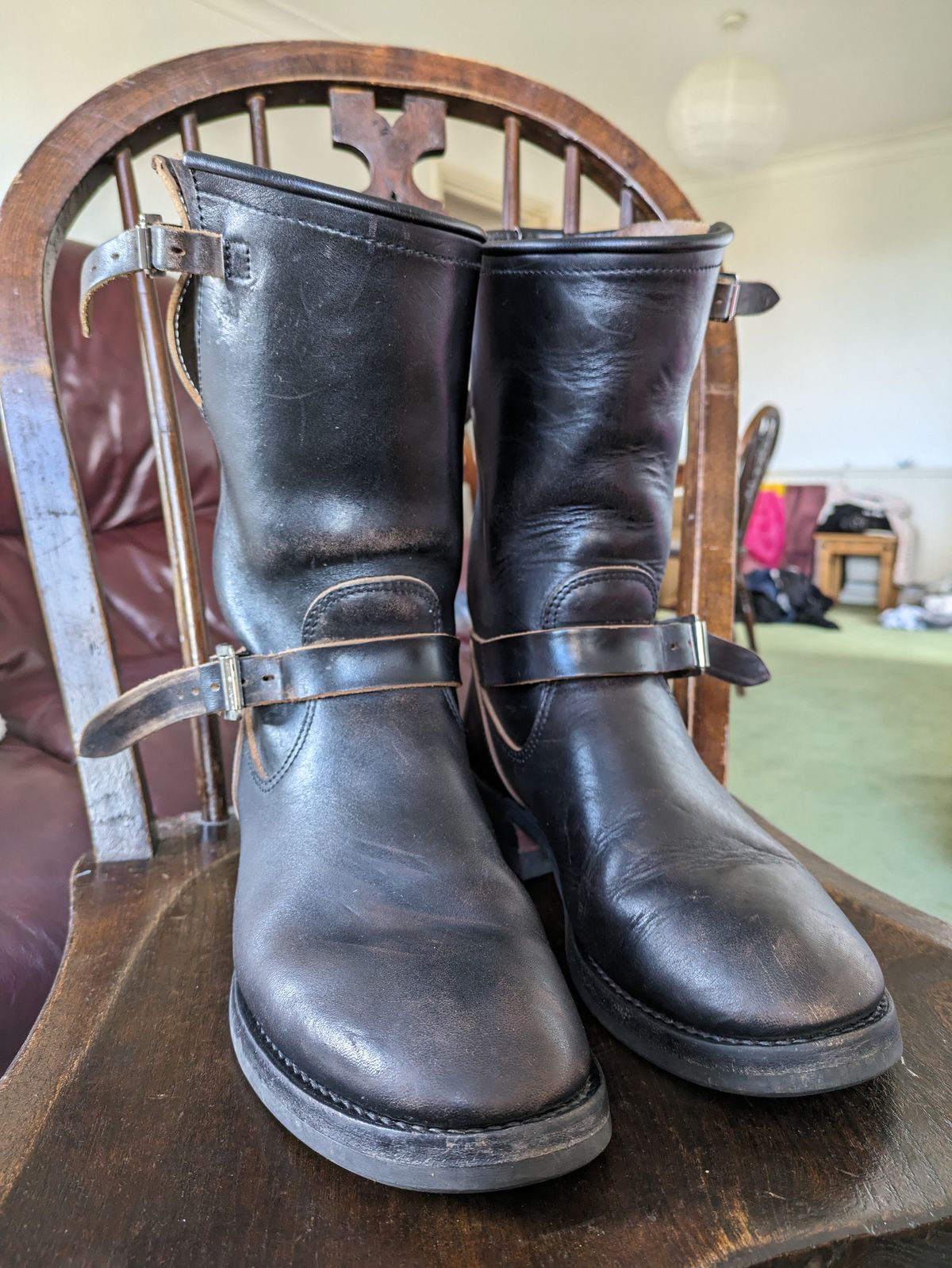 Photo by mvilla on November 5, 2023 of the Attractions BILTBUCK Engineer Boots in Black Italian Horsebutt.