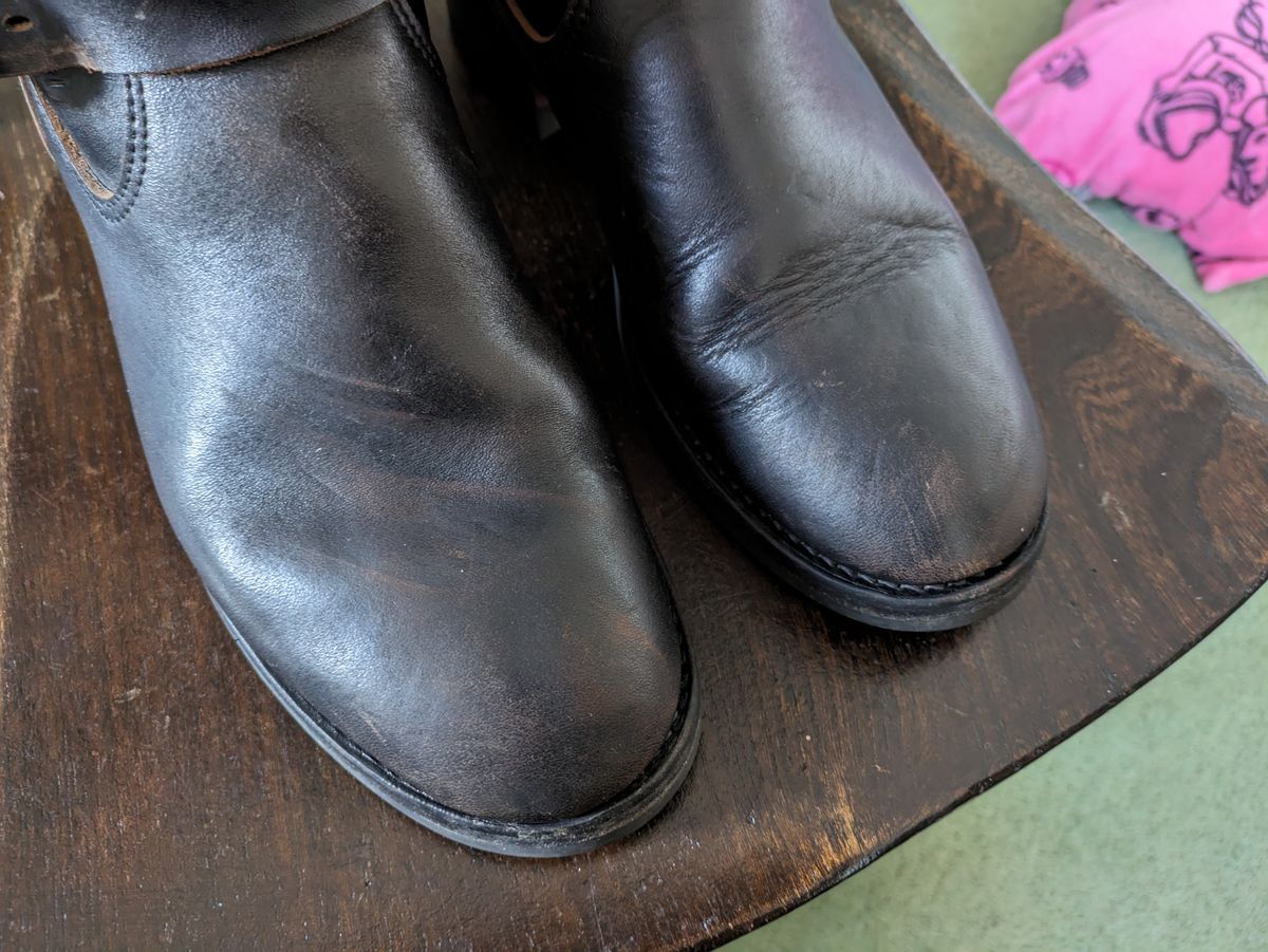 Photo by mvilla on November 5, 2023 of the Attractions BILTBUCK Engineer Boots in Black Italian Horsebutt.