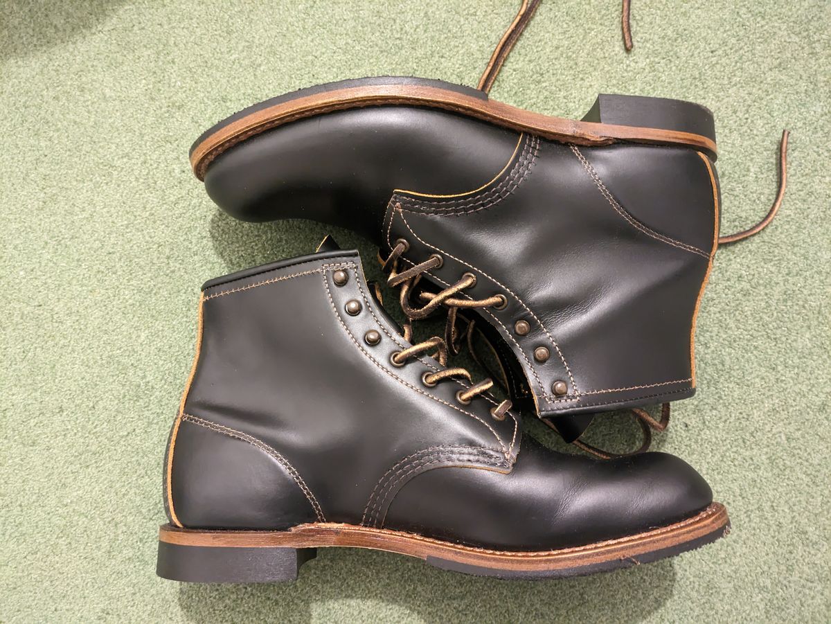 Photo by mvilla on November 8, 2023 of the Red Wing Beckman Flatbox in S.B. Foot Black Klondike.