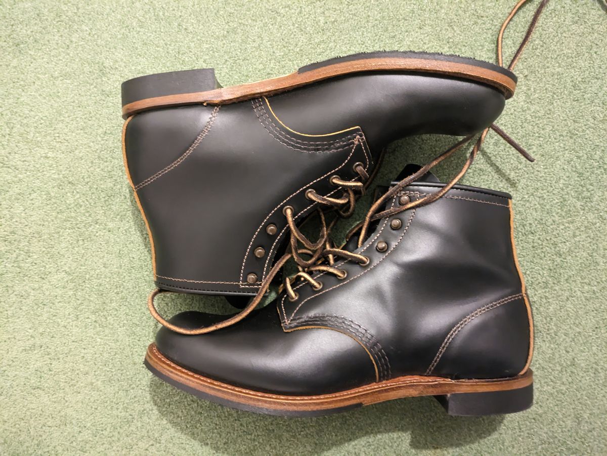 Photo by mvilla on November 8, 2023 of the Red Wing Beckman Flatbox in S.B. Foot Black Klondike.