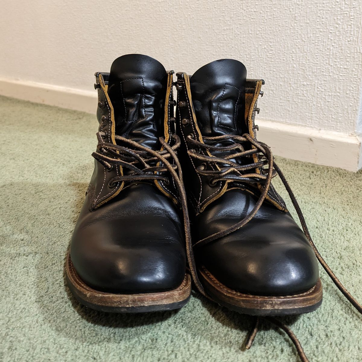 Photo by mvilla on November 19, 2023 of the Red Wing Beckman Flatbox in S.B. Foot Black Klondike.
