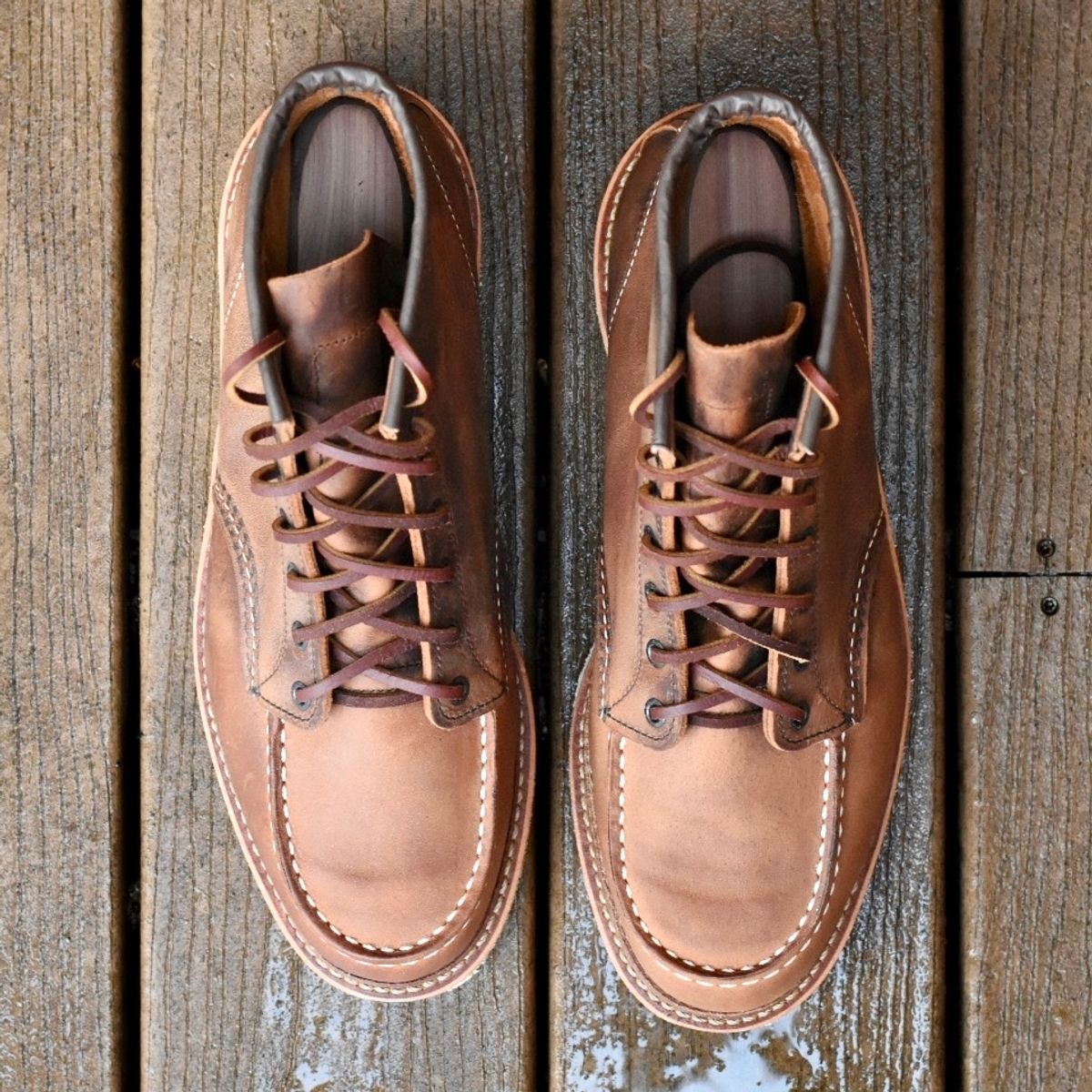Photo by bluehenboots on October 5, 2022 of the Red Wing 6-Inch Classic Moc in S.B. Foot Copper Rough and Tough.