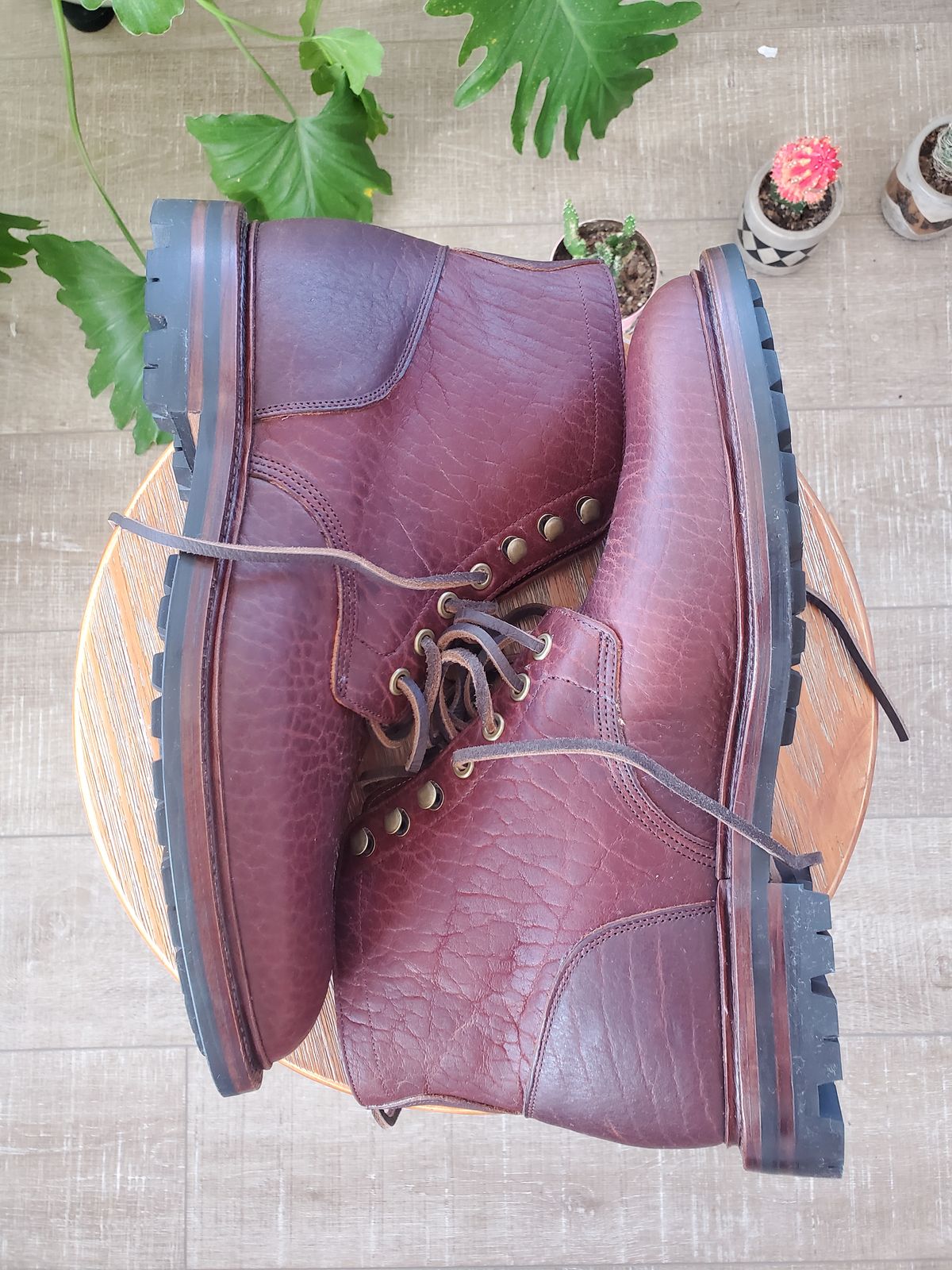Photo by ma on October 6, 2023 of the Grant Stone Diesel Boot in Seidel Walnut Bison.
