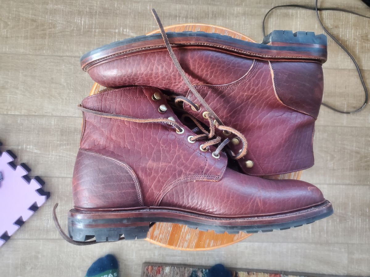 Photo by ma on November 1, 2023 of the Grant Stone Diesel Boot in Seidel Walnut Bison.