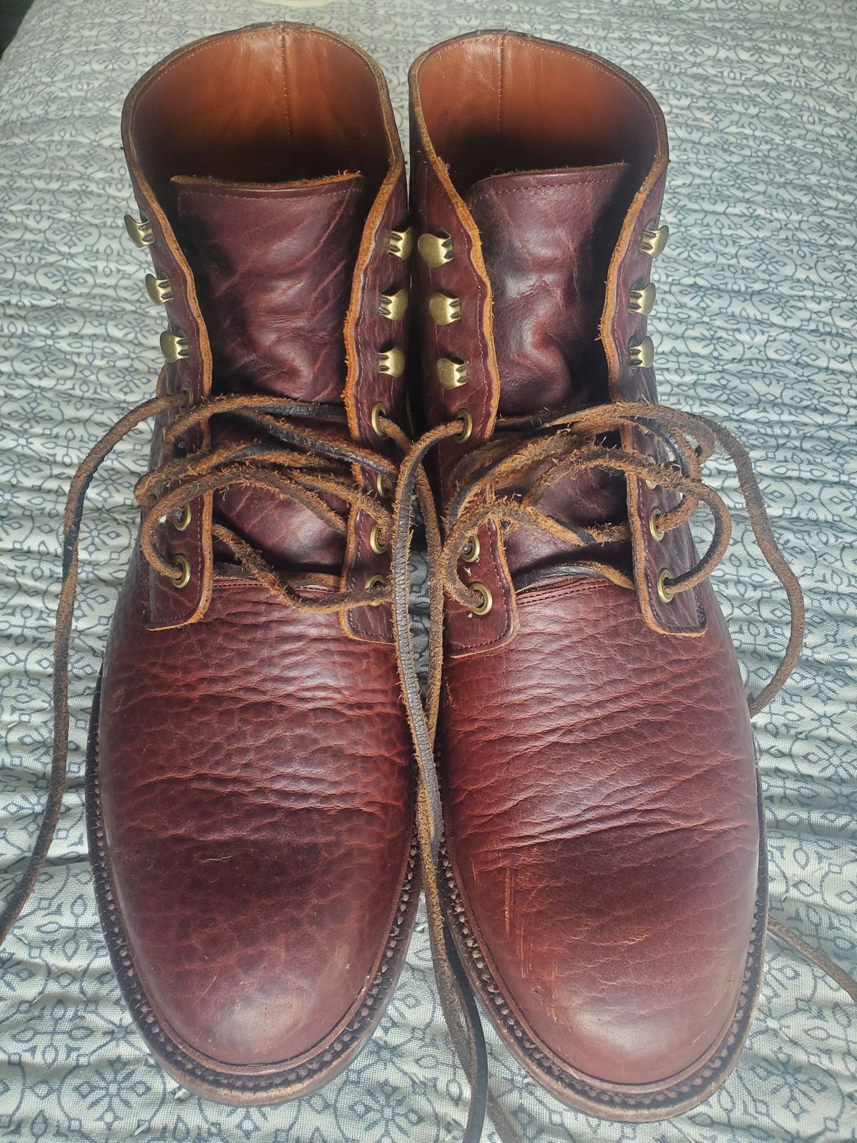 Photo by ma on February 3, 2024 of the Grant Stone Diesel Boot in Seidel Walnut Bison.