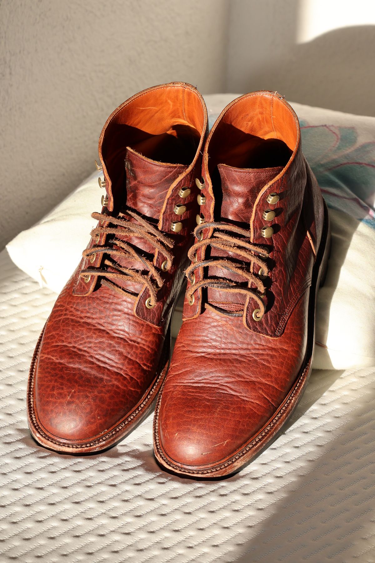 Photo by ma on April 4, 2024 of the Grant Stone Diesel Boot in Seidel Walnut Bison.
