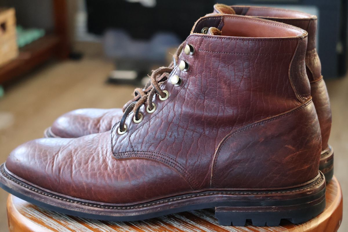 Photo by ma on April 4, 2024 of the Grant Stone Diesel Boot in Seidel Walnut Bison.