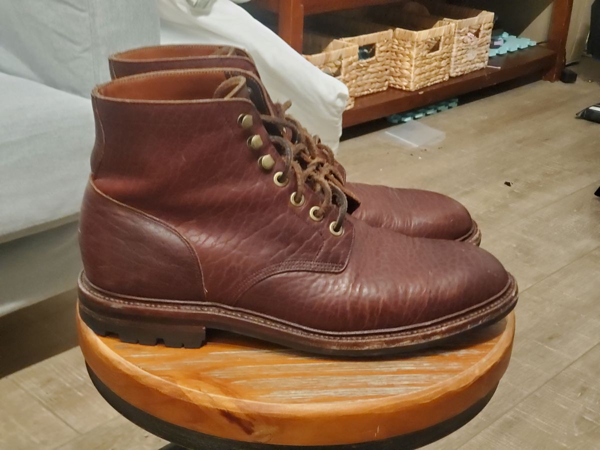 Photo by ma on April 4, 2024 of the Grant Stone Diesel Boot in Seidel Walnut Bison.