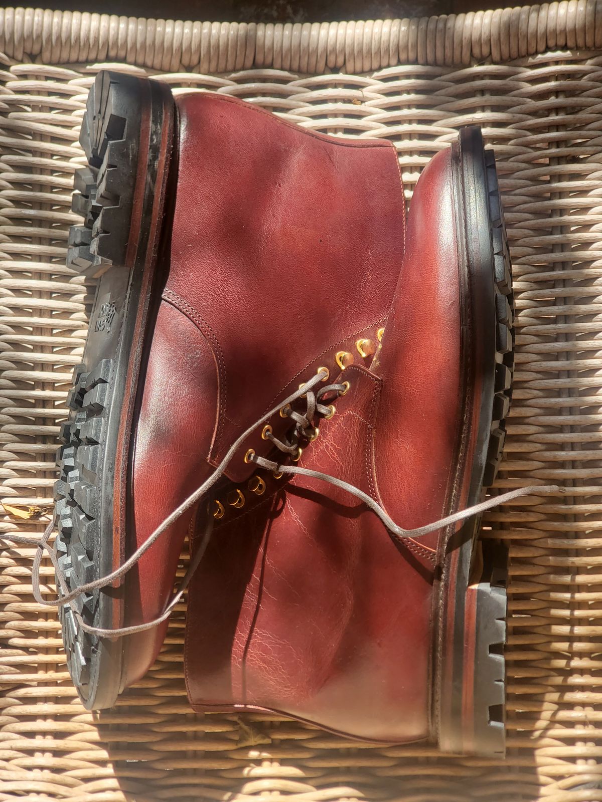 Photo by ma on October 5, 2025 of the Grant Stone Edward Boot in Red Waxed Deer.