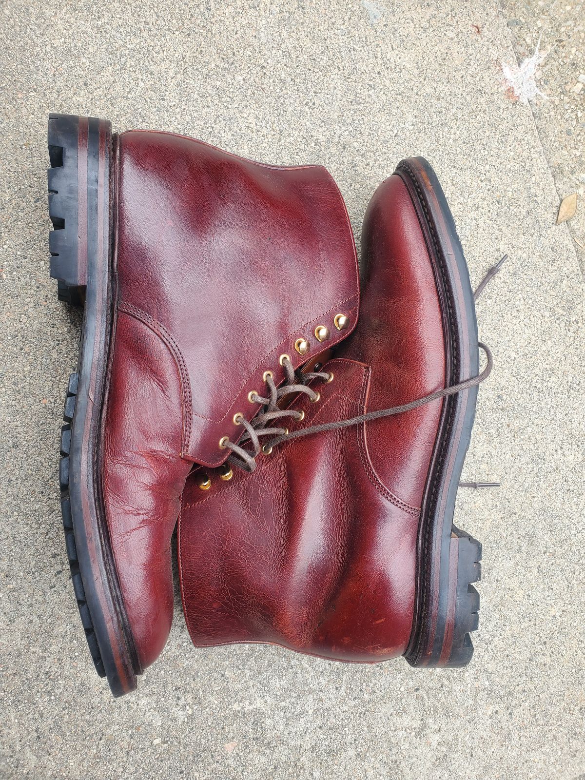 Photo by ma on November 5, 2025 of the Grant Stone Edward Boot in Red Waxed Deer.
