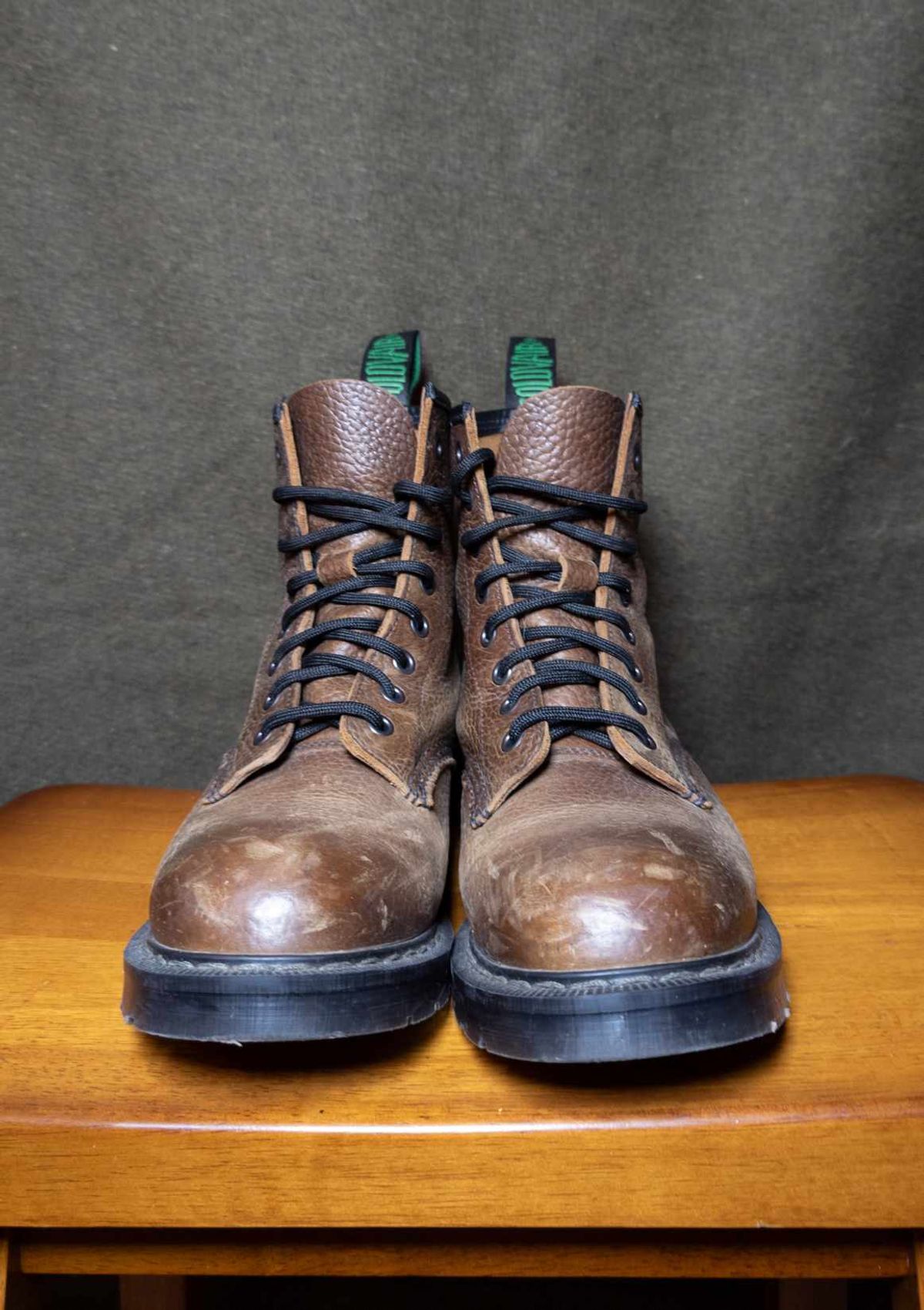 Photo by sadcat1991 on February 6, 2024 of the Solovair 8 Eye Derby Boot in Gaucho Brown Grain.