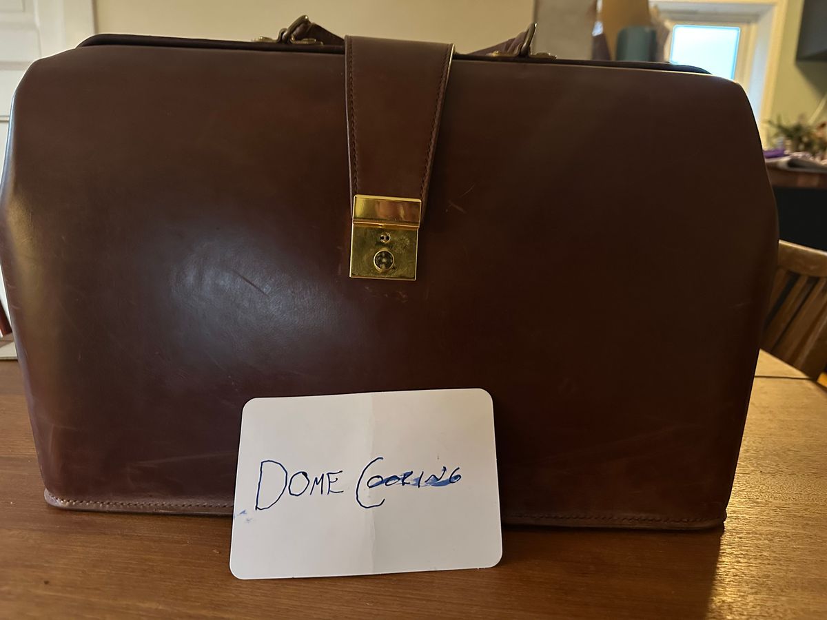 Photo by martining on November 4, 2025 of the Renav BRC - 01 in Redbrown Indonesian Cowhide.