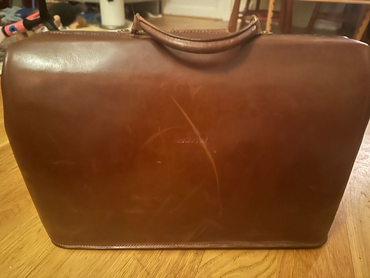 Photo by martining on December 5, 2025 of the Renav BRC - 01 in Redbrown Indonesian Cowhide.