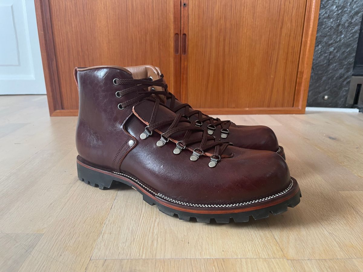 Photo by martining on October 1, 2023 of the Renav HKB - 2415 in Shinki Burgundy Oiled Horsebutt.