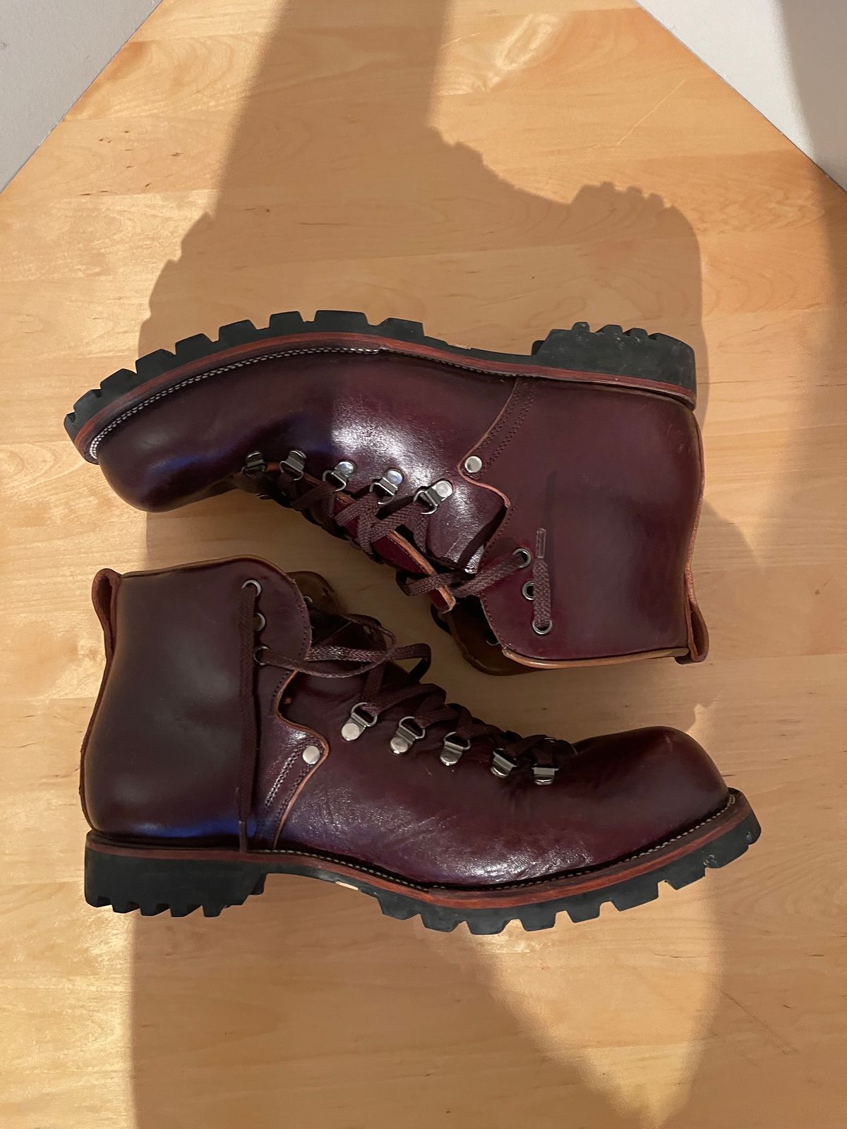 Photo by martining on November 5, 2023 of the Renav HKB - 2415 in Shinki Burgundy Oiled Horsebutt.