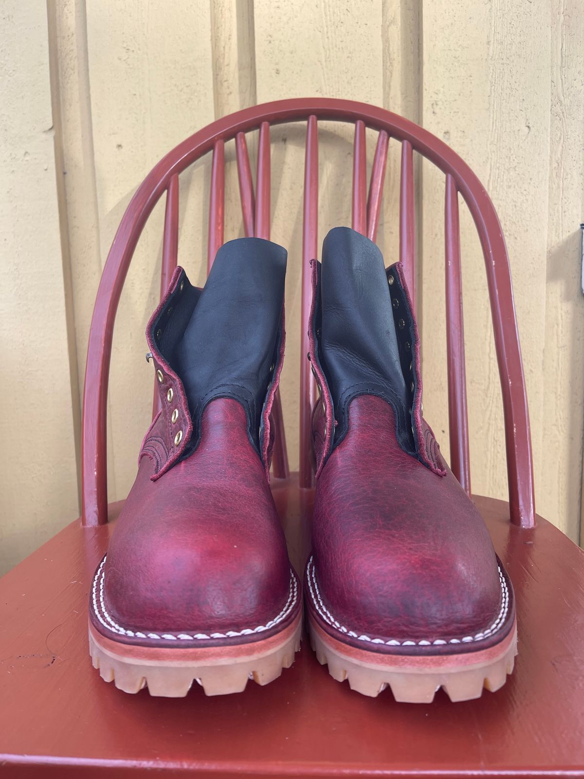 Photo by martining on October 1, 2024 of the Nicks MTO in Law Tanning Oxblood Smooth Shruken Bison.