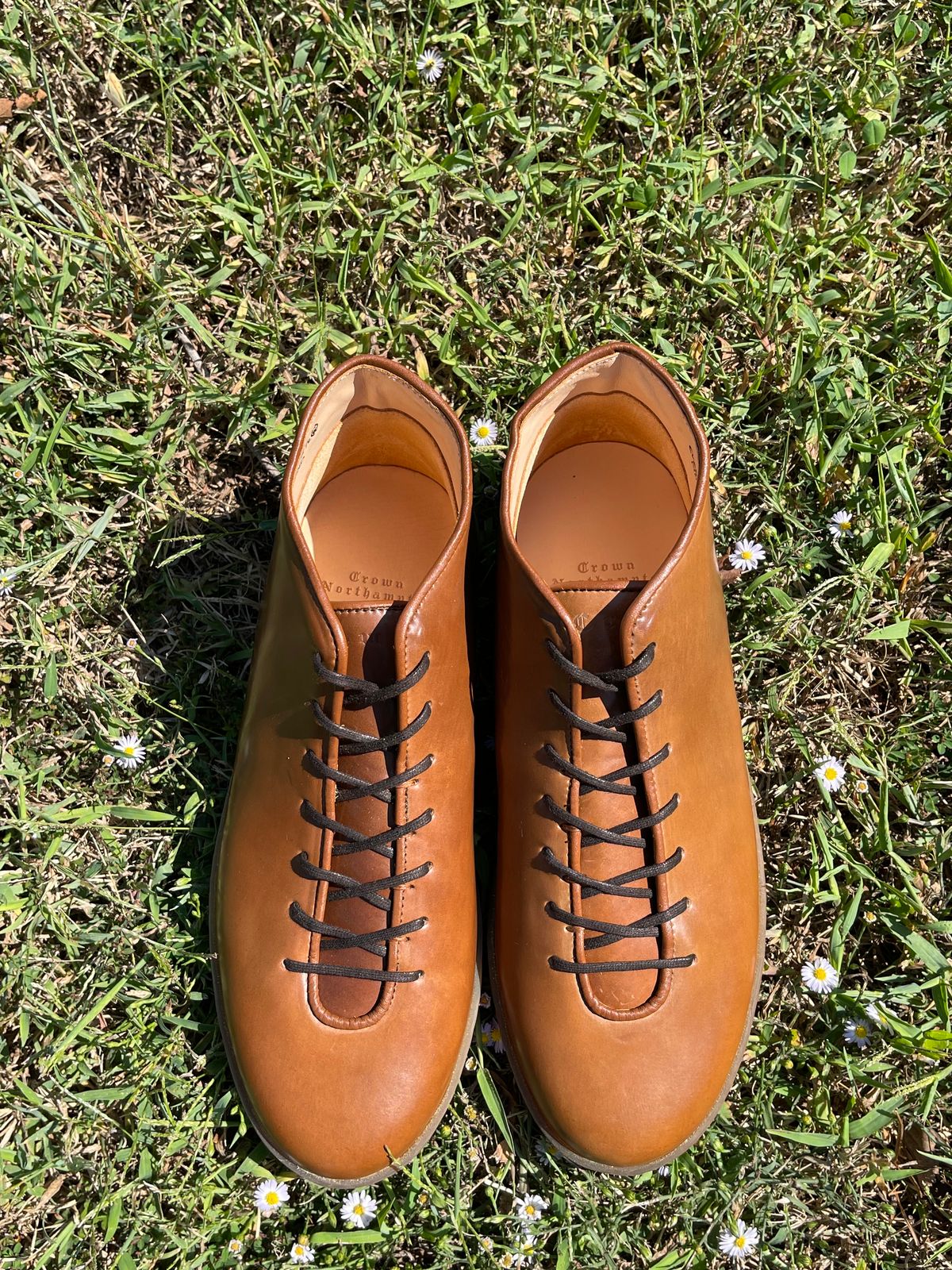 Photo by c.w.hogan on October 1, 2023 of the Crown Northampton Everdon in Horween Bourbon Shell Cordovan.
