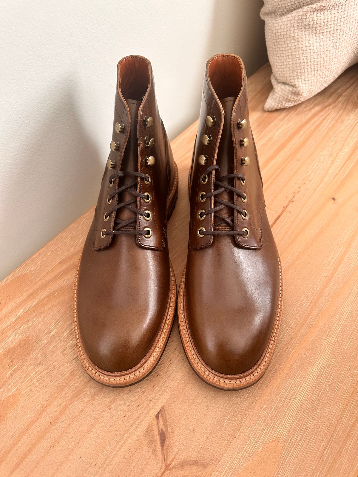 Photo by GeneParmPrivateEye on October 2, 2025 of the Grant Stone Diesel Boot in Horween Dark Olive Chromexcel.