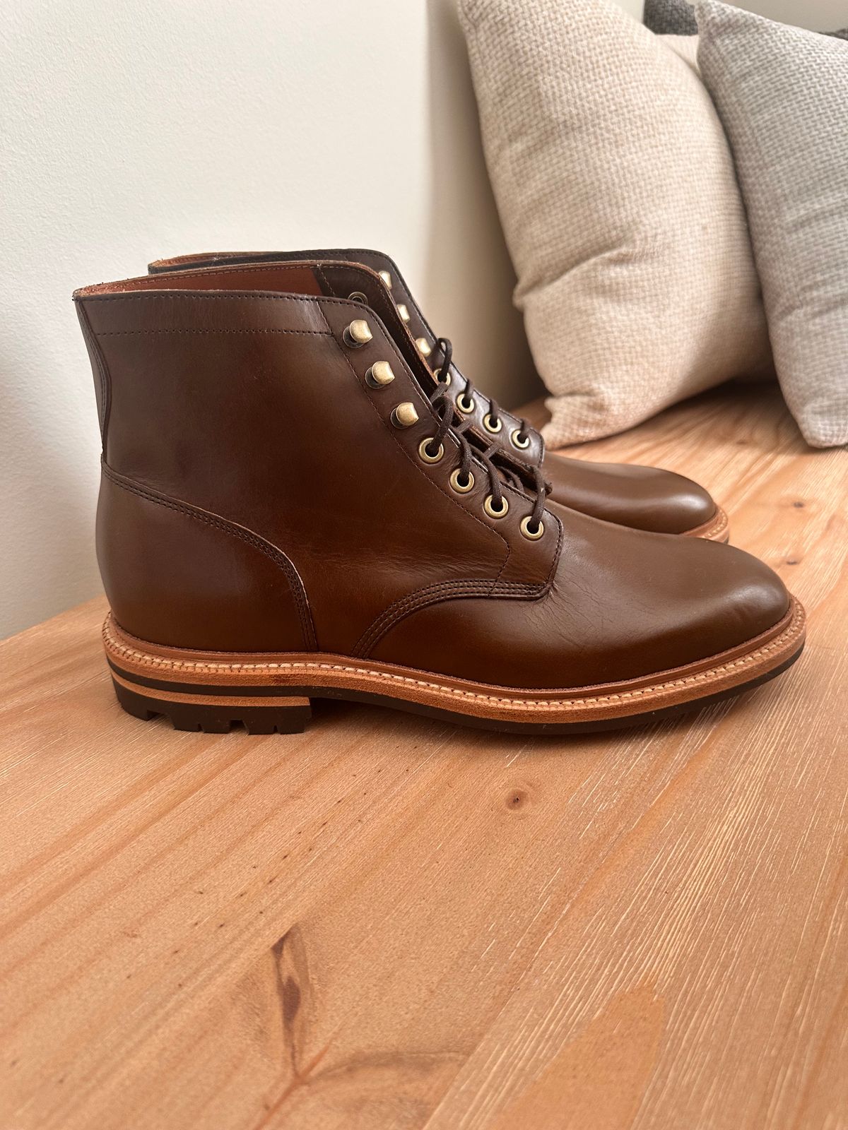 Photo by GeneParmPrivateEye on October 2, 2025 of the Grant Stone Diesel Boot in Horween Dark Olive Chromexcel.