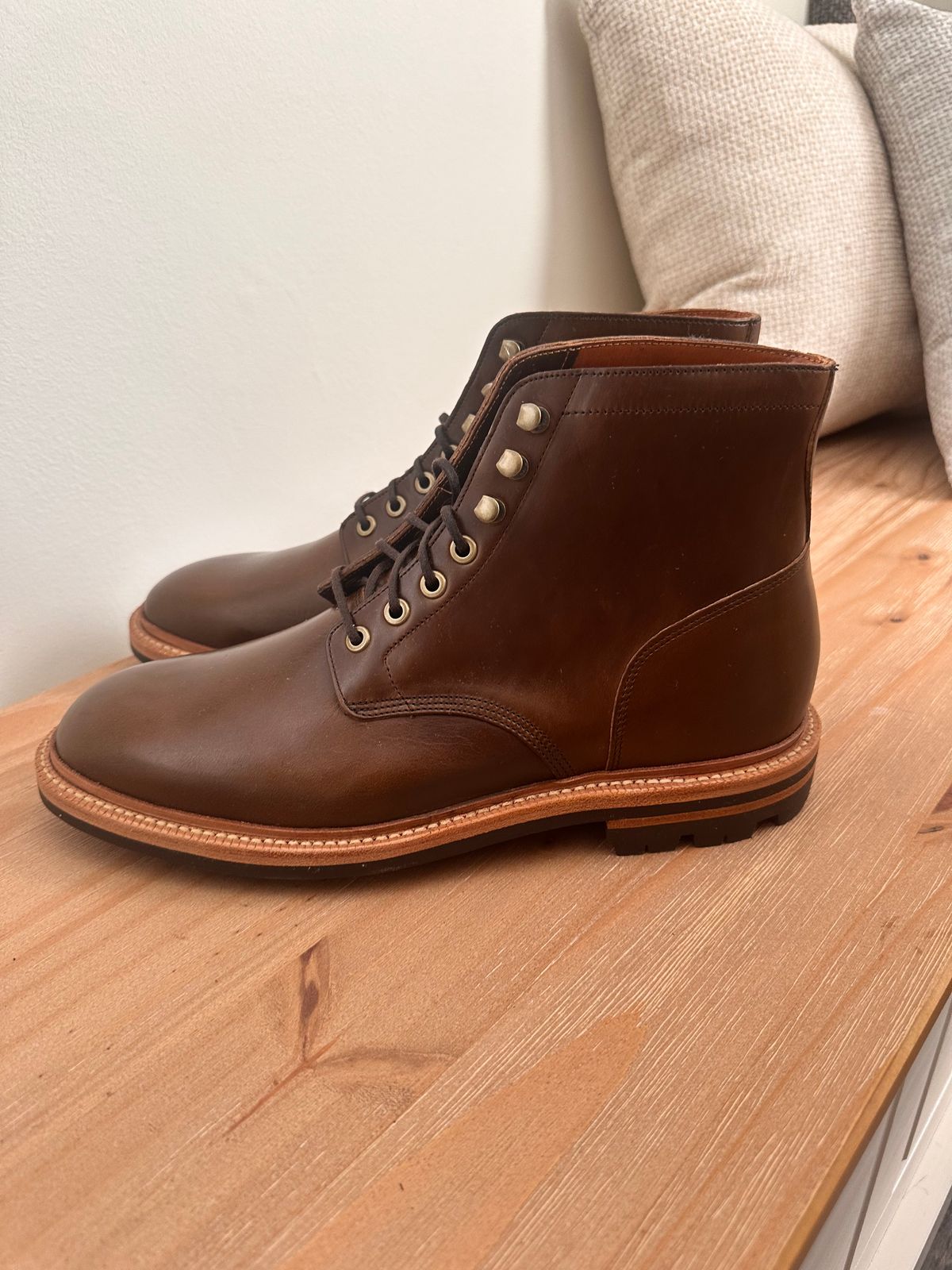Photo by GeneParmPrivateEye on October 2, 2025 of the Grant Stone Diesel Boot in Horween Dark Olive Chromexcel.