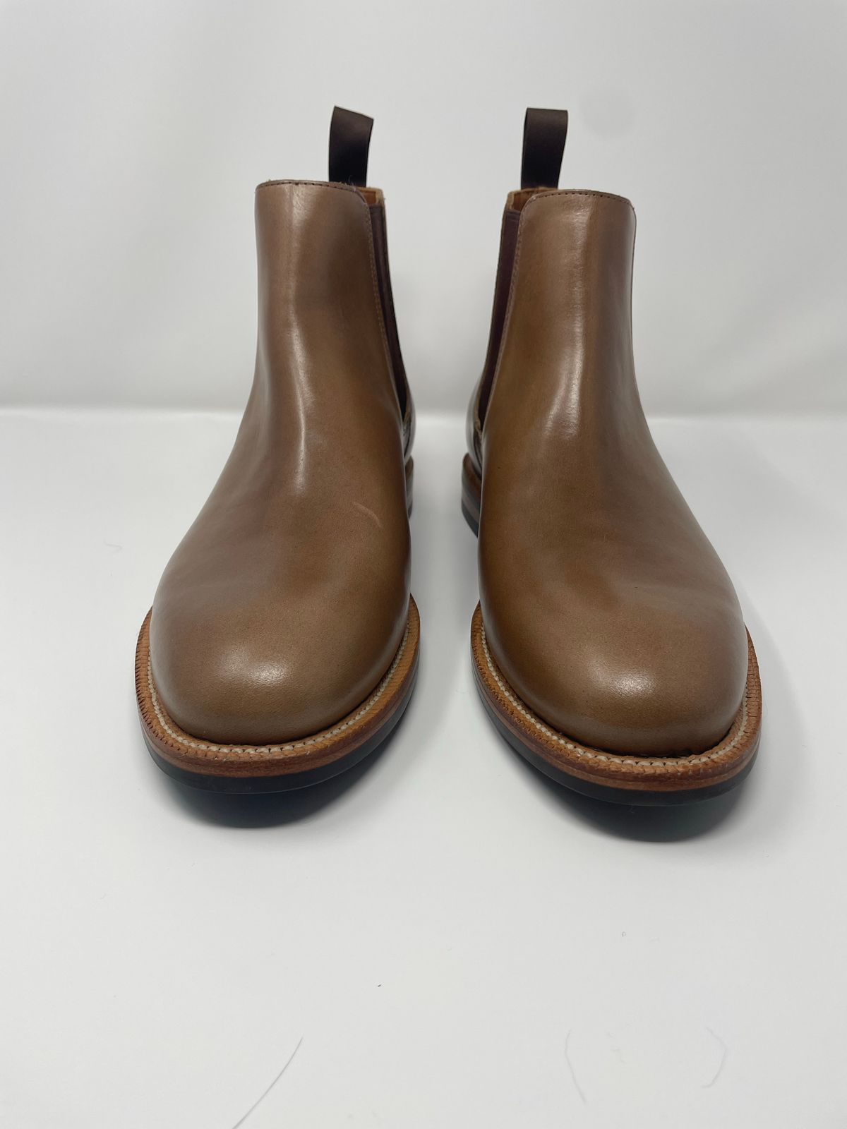 Photo by GeneParmPrivateEye on October 1, 2022 of the Grant Stone Chelsea Boot in Horween Natural Chromexcel.