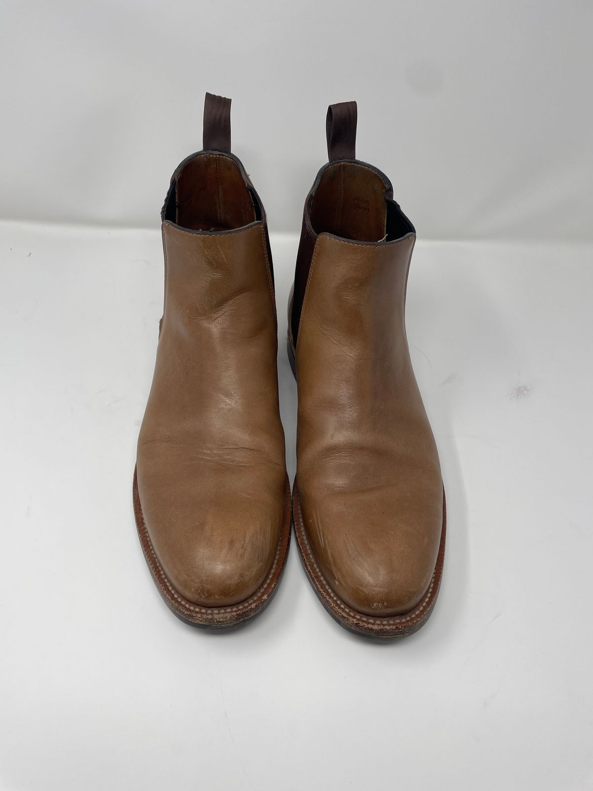 Photo by GeneParmPrivateEye on December 6, 2022 of the Grant Stone Chelsea Boot in Horween Natural Chromexcel.