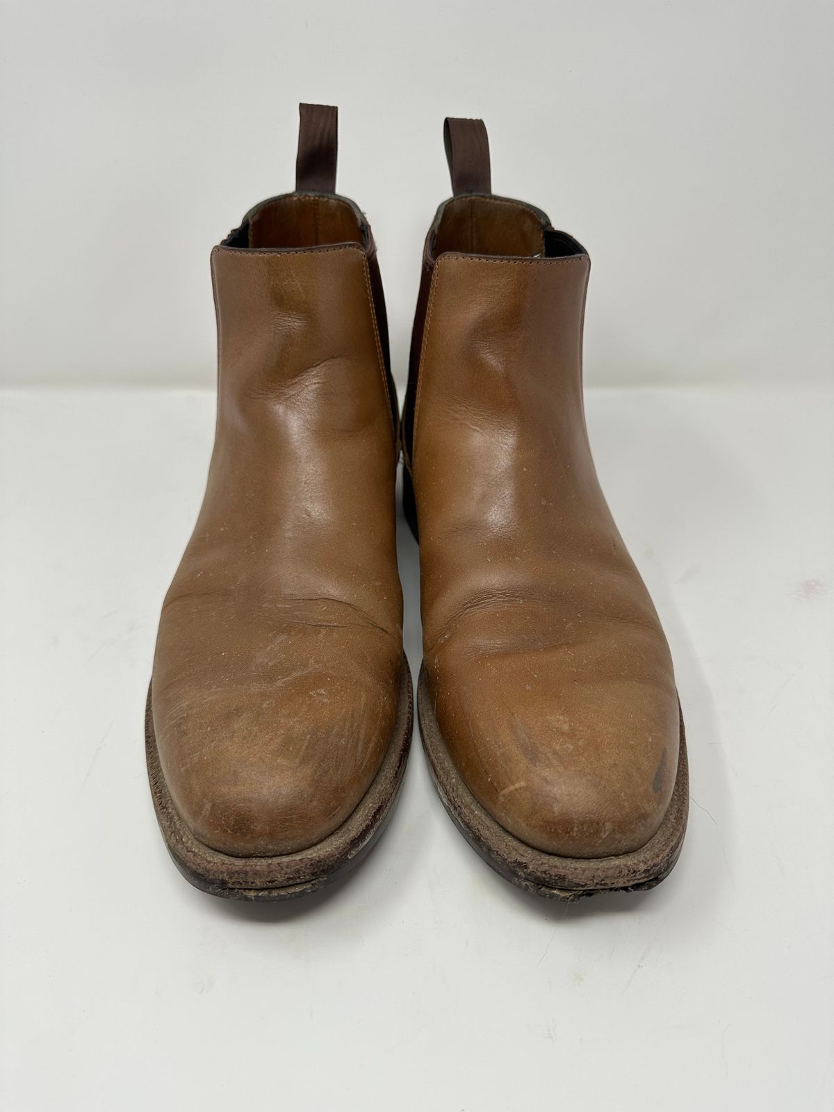 Photo by GeneParmPrivateEye on April 5, 2023 of the Grant Stone Chelsea Boot in Horween Natural Chromexcel.