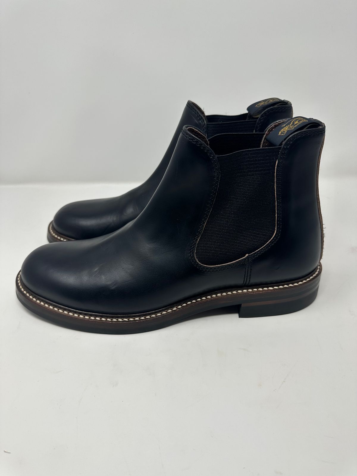Photo by GeneParmPrivateEye on October 1, 2023 of the John Lofgren Chelsea Boots in Horween Black Chromexcel.