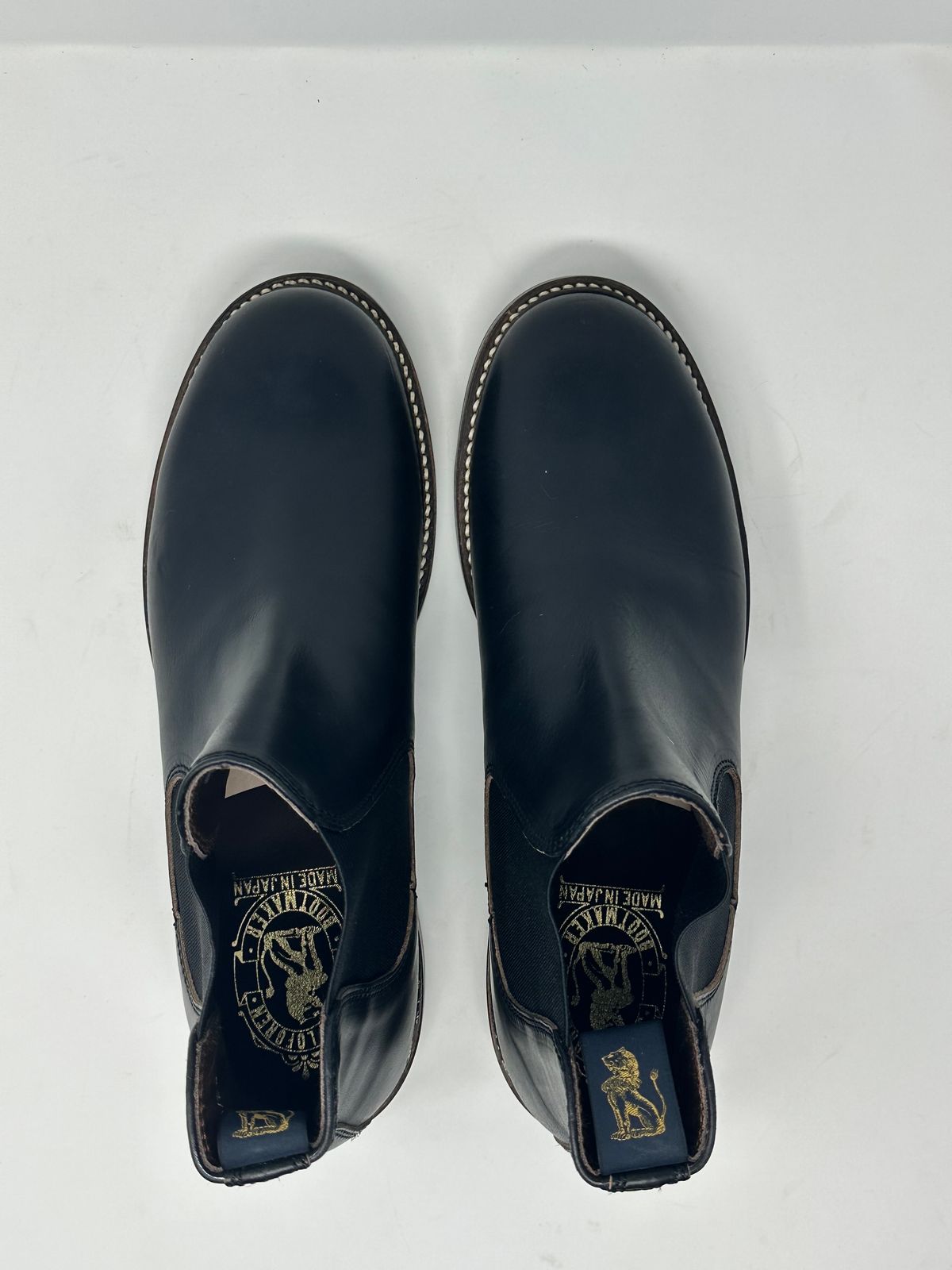 Photo by GeneParmPrivateEye on October 1, 2023 of the John Lofgren Chelsea Boots in Horween Black Chromexcel.