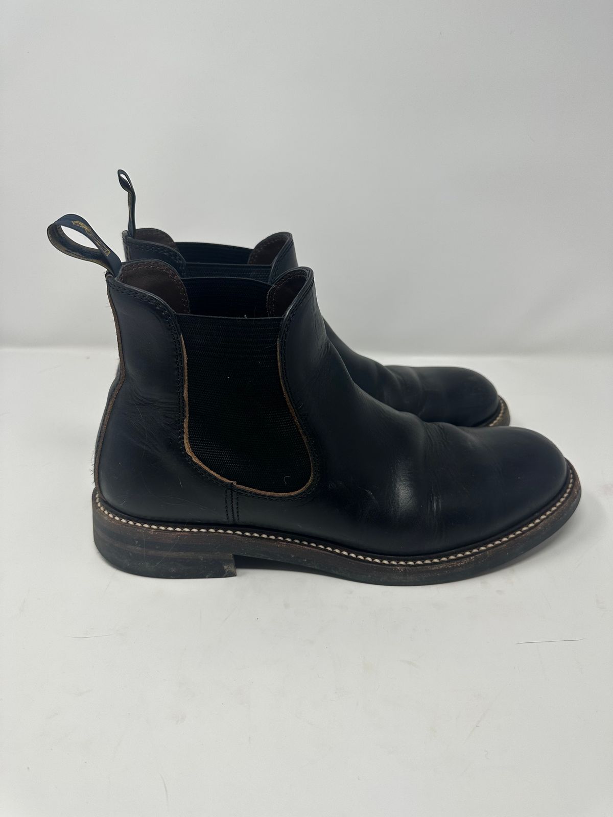 Photo by GeneParmPrivateEye on November 5, 2023 of the John Lofgren Chelsea Boots in Horween Black Chromexcel.