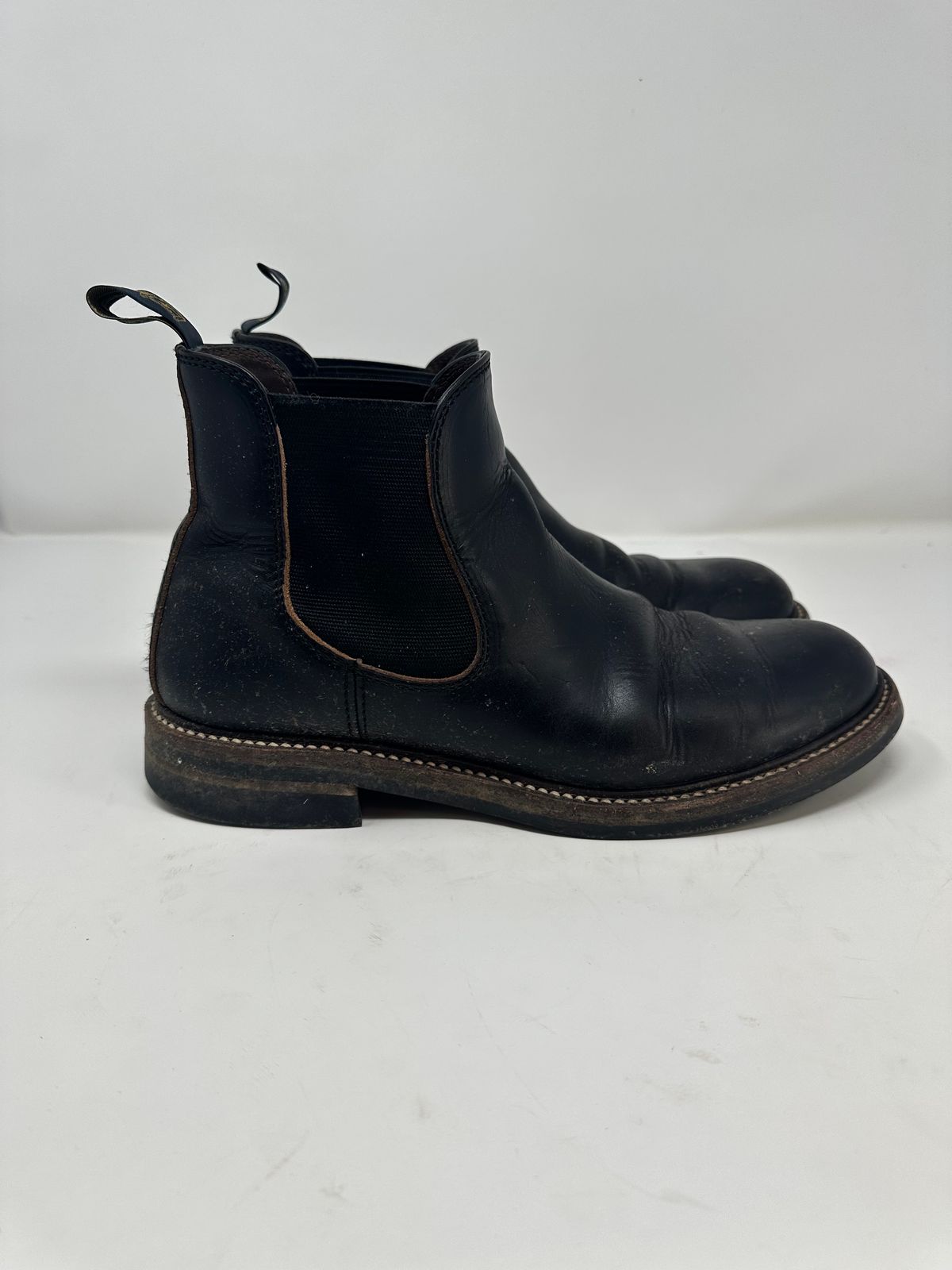 Photo by GeneParmPrivateEye on January 4, 2024 of the John Lofgren Chelsea Boots in Horween Black Chromexcel.